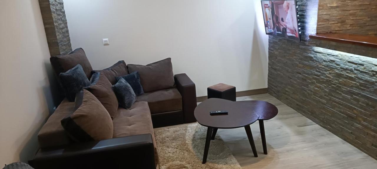 Tajna037 Appartement Kruševac Buitenkant foto
